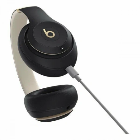 head phones beats studio pro wireless black/gold head phones beats studio pro wireless black/gold